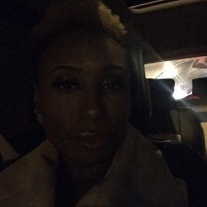 Meet your Posher, Tia